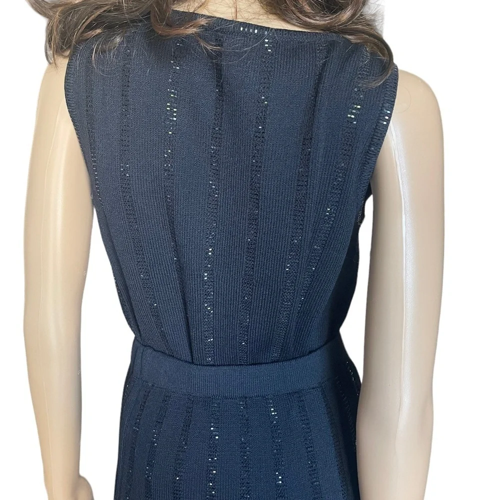 St. John evening embellished skirt and sleeveless top size 4/P‎